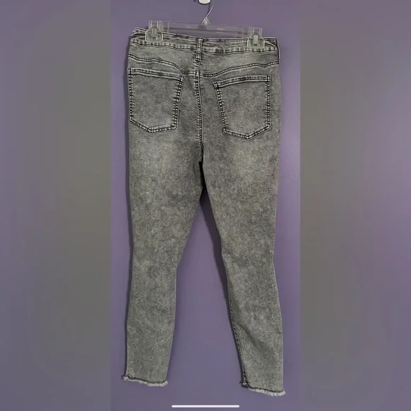 SO High Rise Ripped Jeggings - Picture 3 of 3